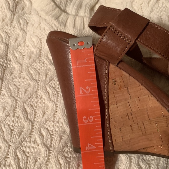 SOFFT 11M dark tan cork wedges leather accent